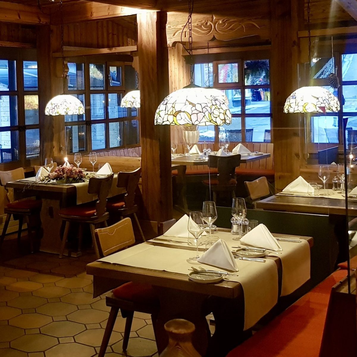 Adlerstube Restaurant – Cosy classic Swiss restaurant in Grindelwald, Switzerland