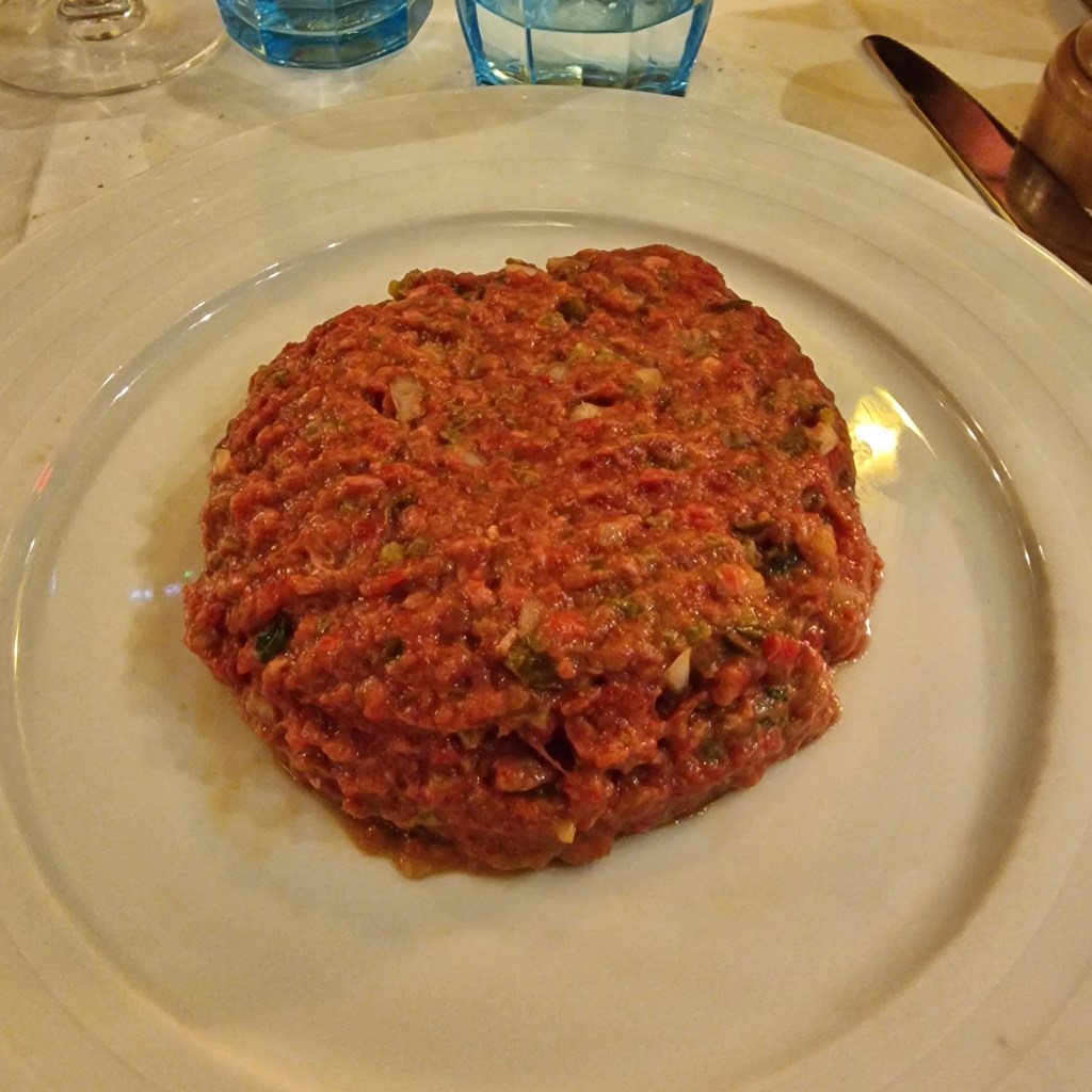 Paris traditional classic local french restaurant brasserie bistro hyatt regency paris etoile escargot marrow bone whelks oyster seafood sole meuniere steak tartare alfresco bearnaise dog friendly