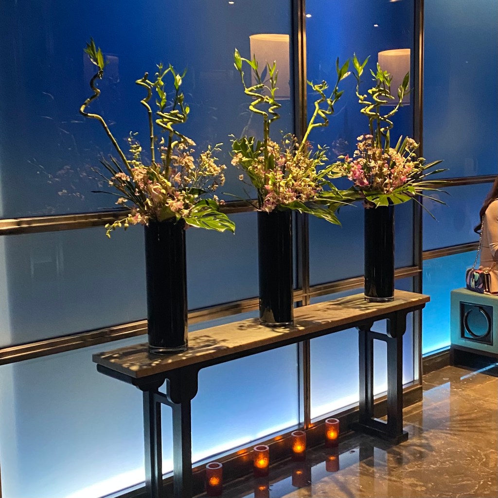 Hakkasan Hanway Place High End Luxury Chinese Cantonese London Funky Hip Trendy Restaurant Michelin Star Traditional Romantic Dining Fun Club Experience Peking duck Cocktail Bar Drinks Great Service Must Go Classy