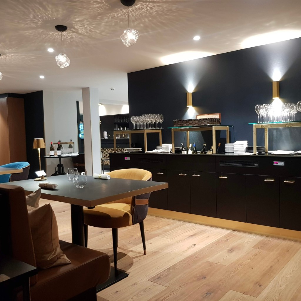 Restaurant Glacier Boutique Hotel Tasting Menu Grindelwald Artistic Locally Sourced Sustainable Ingredients Robert Steuri Service Relaxed Romantic Enjoyable