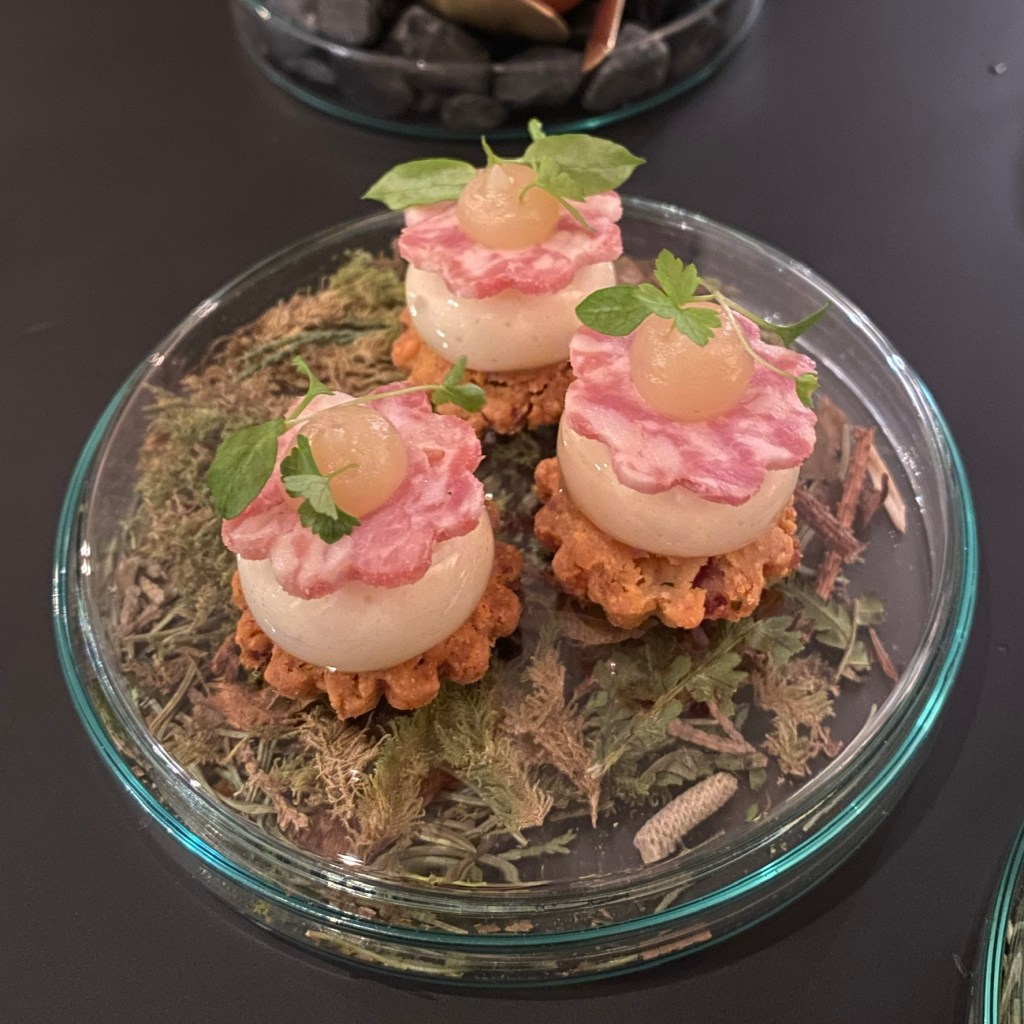 Restaurant Glacier Boutique Hotel Tasting Menu Grindelwald Artistic Locally Sourced Sustainable Ingredients Robert Steuri Service Relaxed Romantic Enjoyable