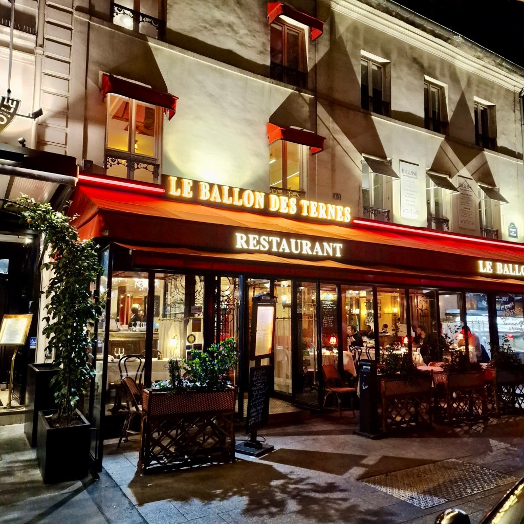 Paris traditional classic local french restaurant brasserie bistro hyatt regency paris etoile escargot marrow bone whelks oyster seafood sole meuniere steak tartare alfresco bearnaise dog friendly