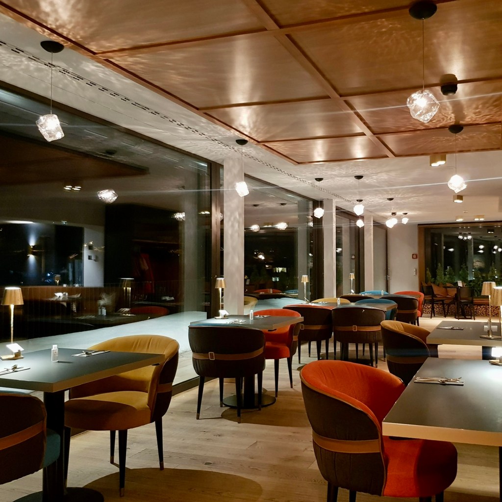Restaurant Glacier Boutique Hotel Tasting Menu Grindelwald Artistic Locally Sourced Sustainable Ingredients Robert Steuri Service Relaxed Romantic Enjoyable