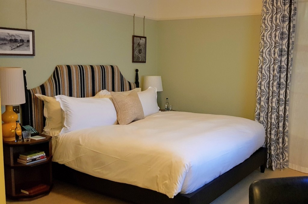 Luxury University Arms Hotel Cambridge King Bed Room Hypnos