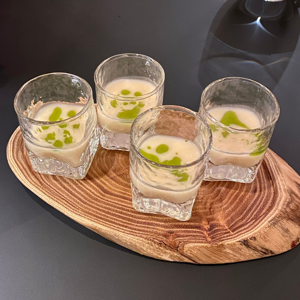 Restaurant Glacier Boutique Hotel Tasting Menu Grindelwald Artistic Locally Sourced Sustainable Ingredients Robert Steuri Service Relaxed Romantic Enjoyable