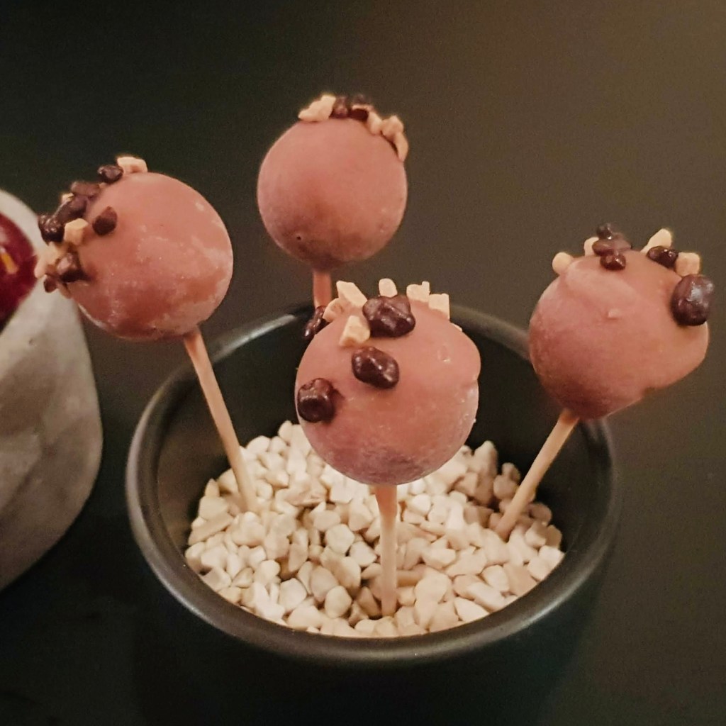 Restaurant Glacier Boutique Hotel Tasting Menu Grindelwald Artistic Locally Sourced Sustainable Ingredients Robert Steuri Service Relaxed Romantic Enjoyable