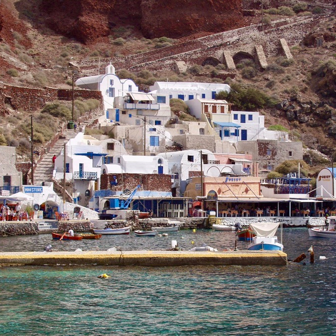Holiday Santorini Travel Tips Itinerary Ammoudi Bay Oia